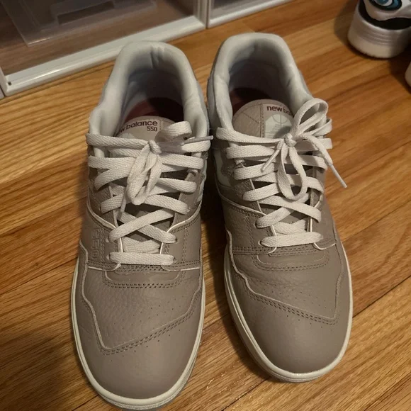 New Balance 550 - Picture 2 of 4